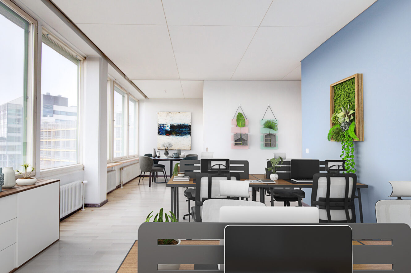 Moderni avokonttori, jossa on suuret ikkunat, työpöydät, toimistotuolit, tietokoneet, seinätaidetta ja vihreä kasvikoriste vaaleansinisellä korostusseinällä.