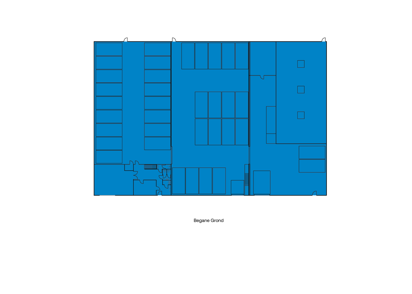 Plattegrond in blauwdrukstijl van Begane Grond met verschillende kamers en secties in blauw omlijnd op een witte achtergrond.