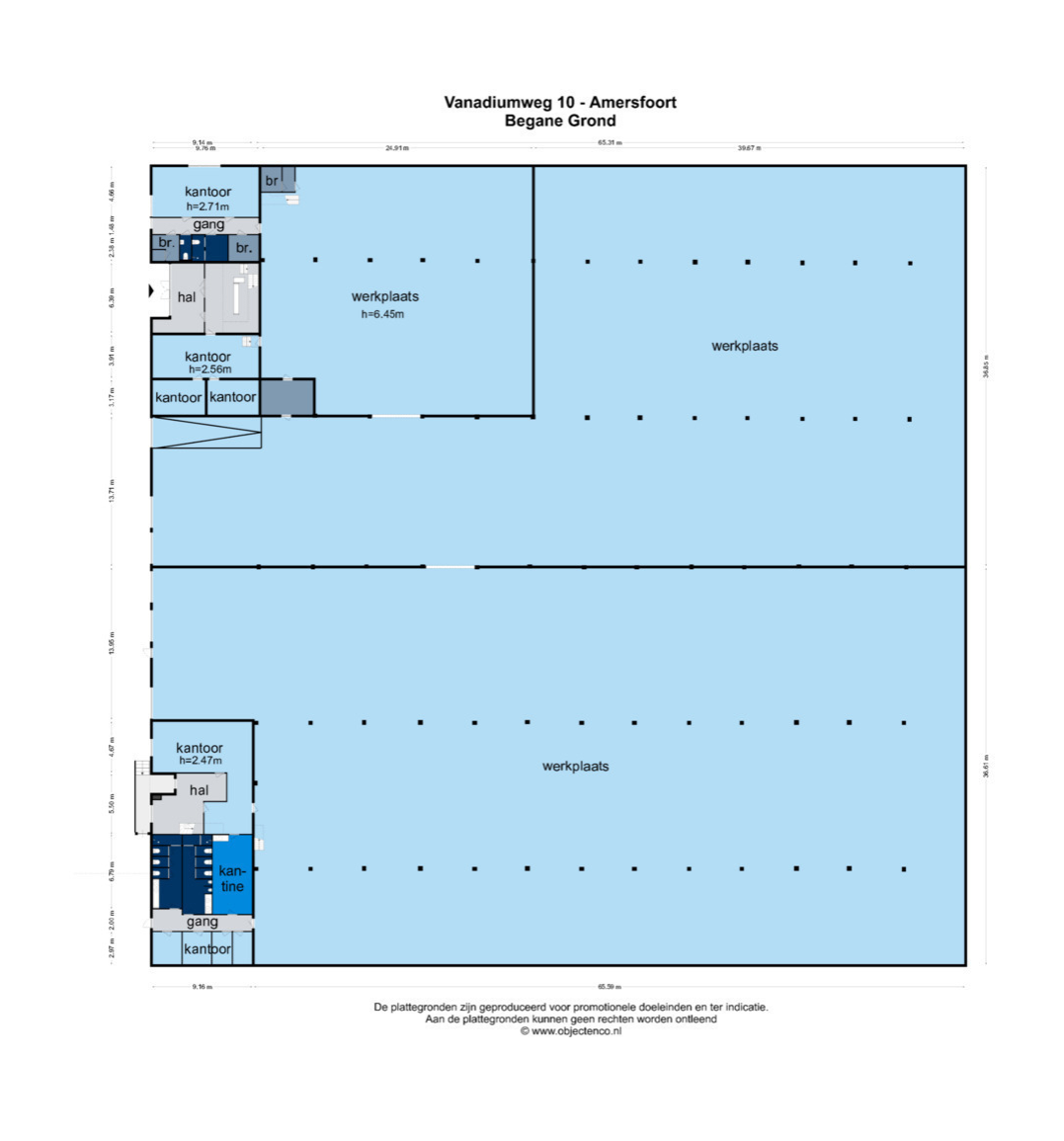Plattegrond van een industrieel gebouw met aangegeven kantoren, een kantine, sanitaire voorzieningen en twee grote werkplaatsen. De ingangen en voorzieningen bevinden zich aan de linker- en onderzijde.