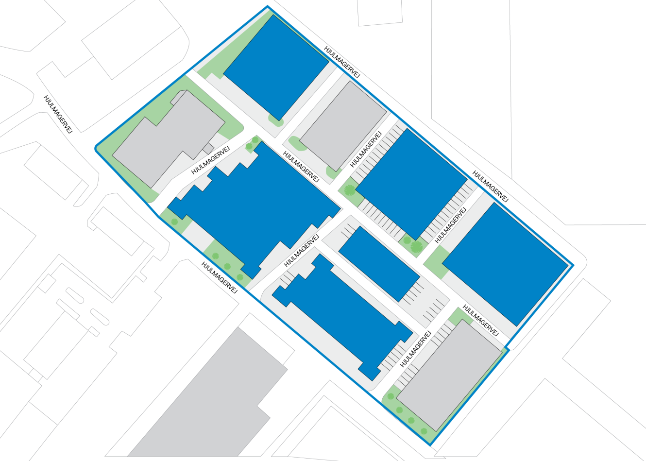 Kort over området med flere blå og grå rektangulære bygninger placeret omkring parkeringspladser, interne veje og nogle grønne områder, omgivet af hovedgader.