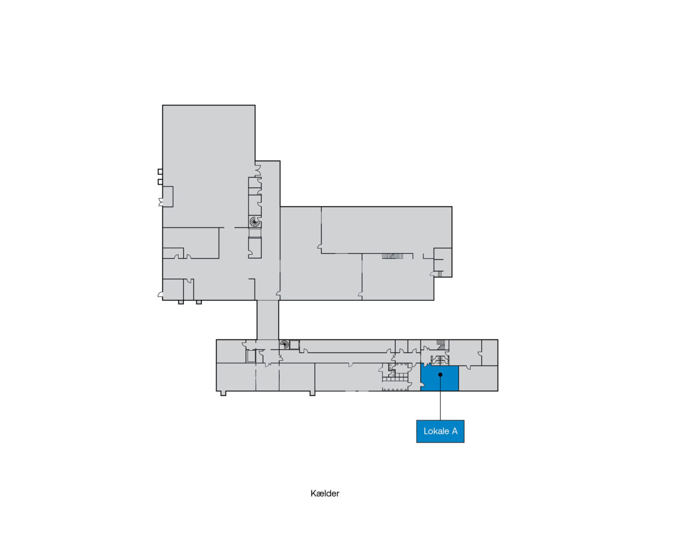 Plantegning med Lokale A markeret med blåt, som ligger nær den nederste højre del af bygningen, der er mærket Kælder.