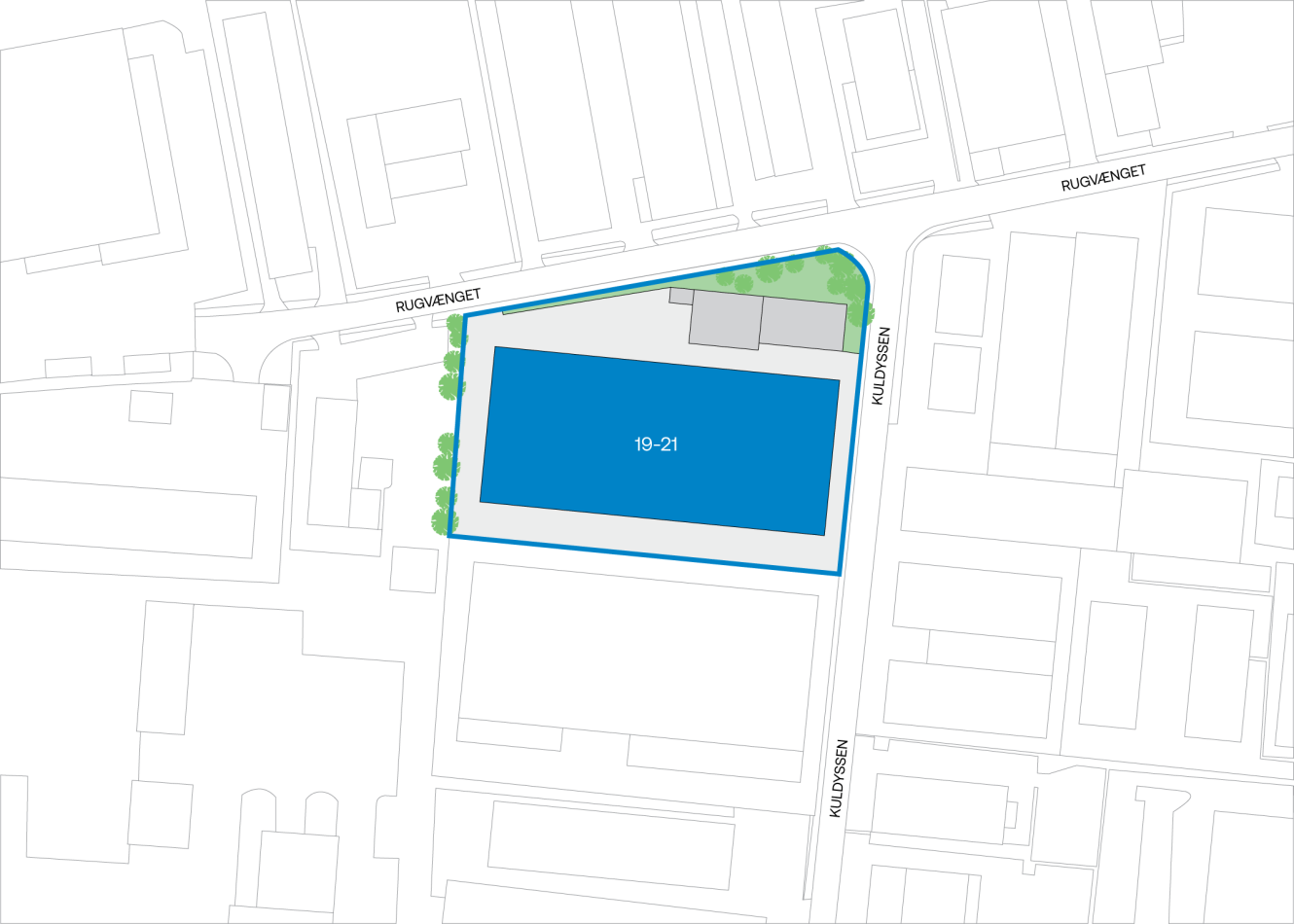 Kortet viser et rektangulært blåt område mærket 19-21 afgrænset af gader med navnene Rughavenet og Kløverbyen, med nogle træer og bygninger i nærheden.