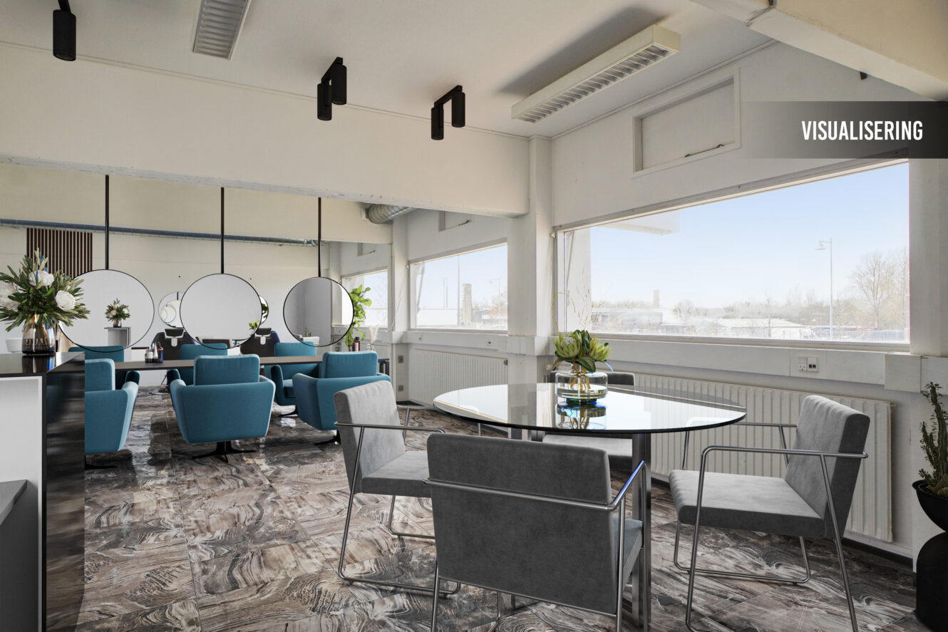 Moderne kontorlokale med blå og grå stole, runde borde, store vinduer og dekorative planter med naturligt lys og mønstret gulv.