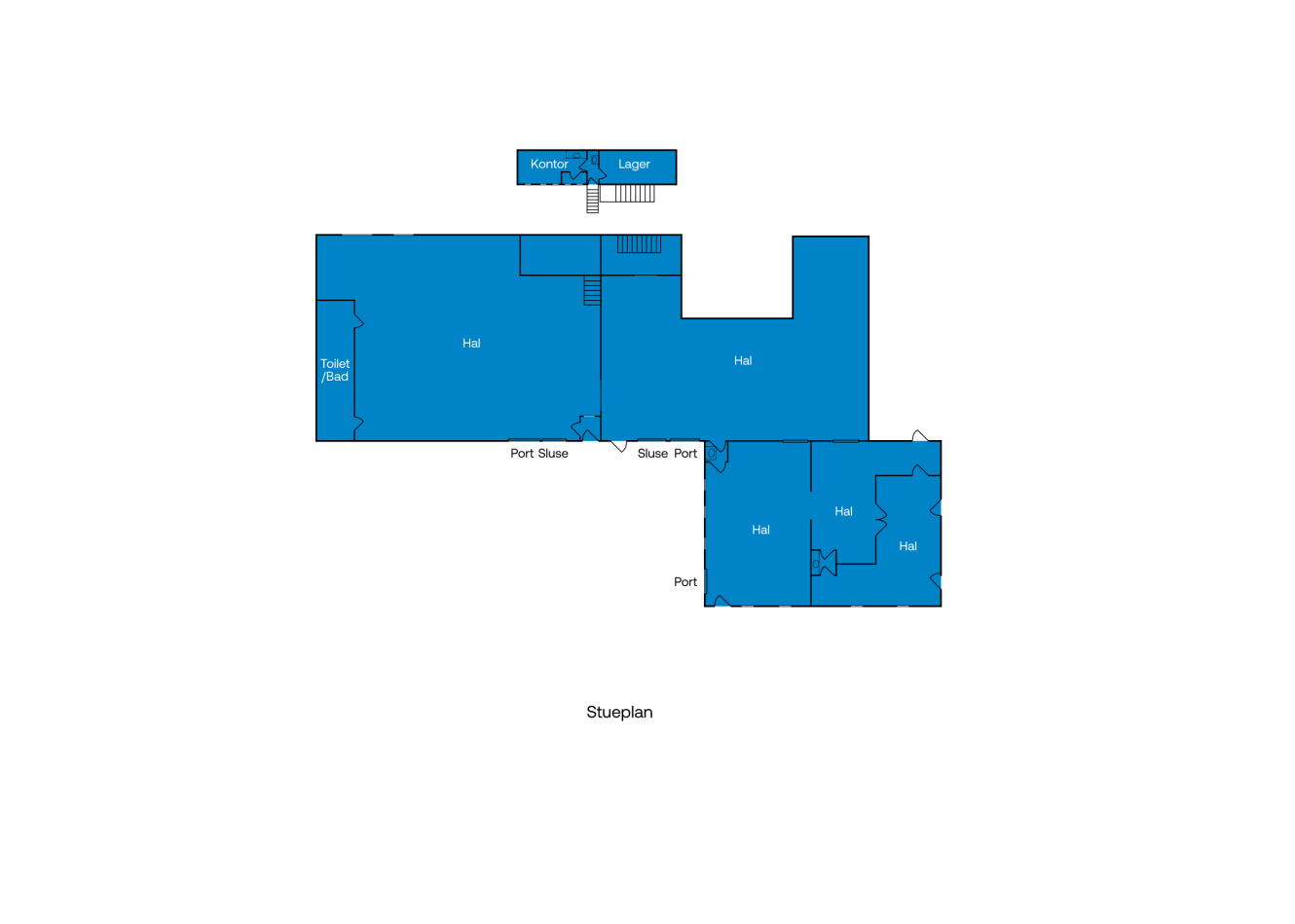 En simpel plantegning mærket Stueplan, der viser flere rum, herunder haller, kontorer, lager, toiletter og flere indgange mærket Port og Port Stue.