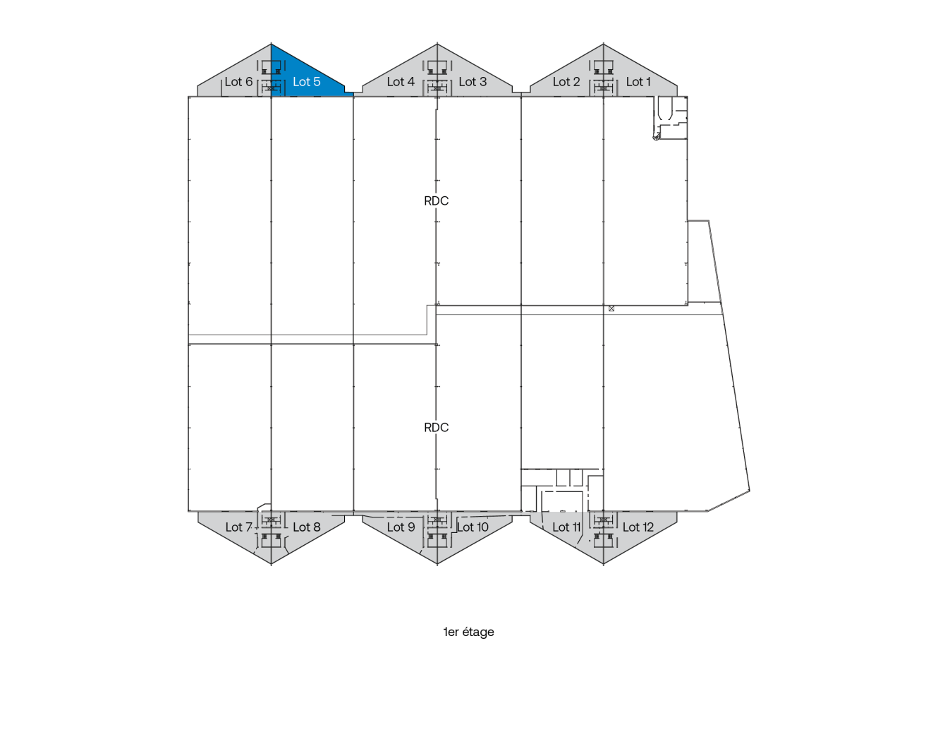 Plan d'étage montrant 12 lots étiquetés, le lot 5 étant surligné en bleu dans la partie supérieure gauche ; les autres lots sont soulignés en noir.