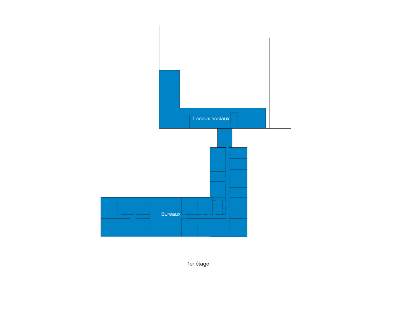 Plan du premier étage montrant les zones étiquetées pour les Locaux sociaux et les Bureaux en bleu, avec les pièces et les couloirs délimités.