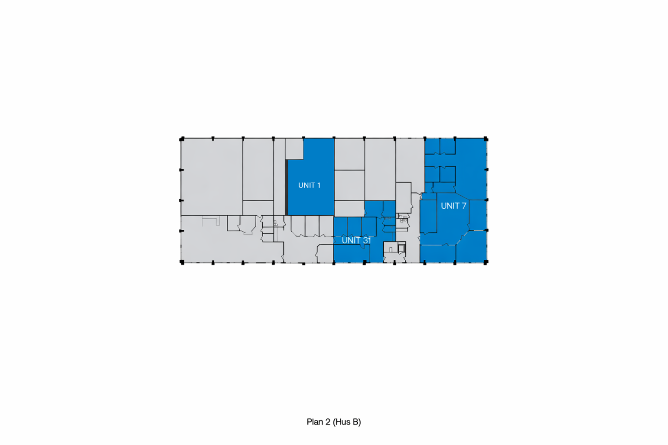 Planritning med enhet 1 och enhet 7 markerade i blått inom en byggnadsplan, övriga enheter markerade i grått. Texten nedan lyder Plan 2 (Hus B).