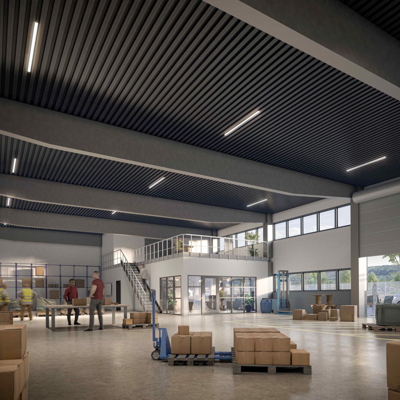 En rymlig lagerlokal med lådor på pallar, arbetare i skyddsutrustning, en gaffeltruck och en trappa som leder upp till ett övre kontorsutrymme.