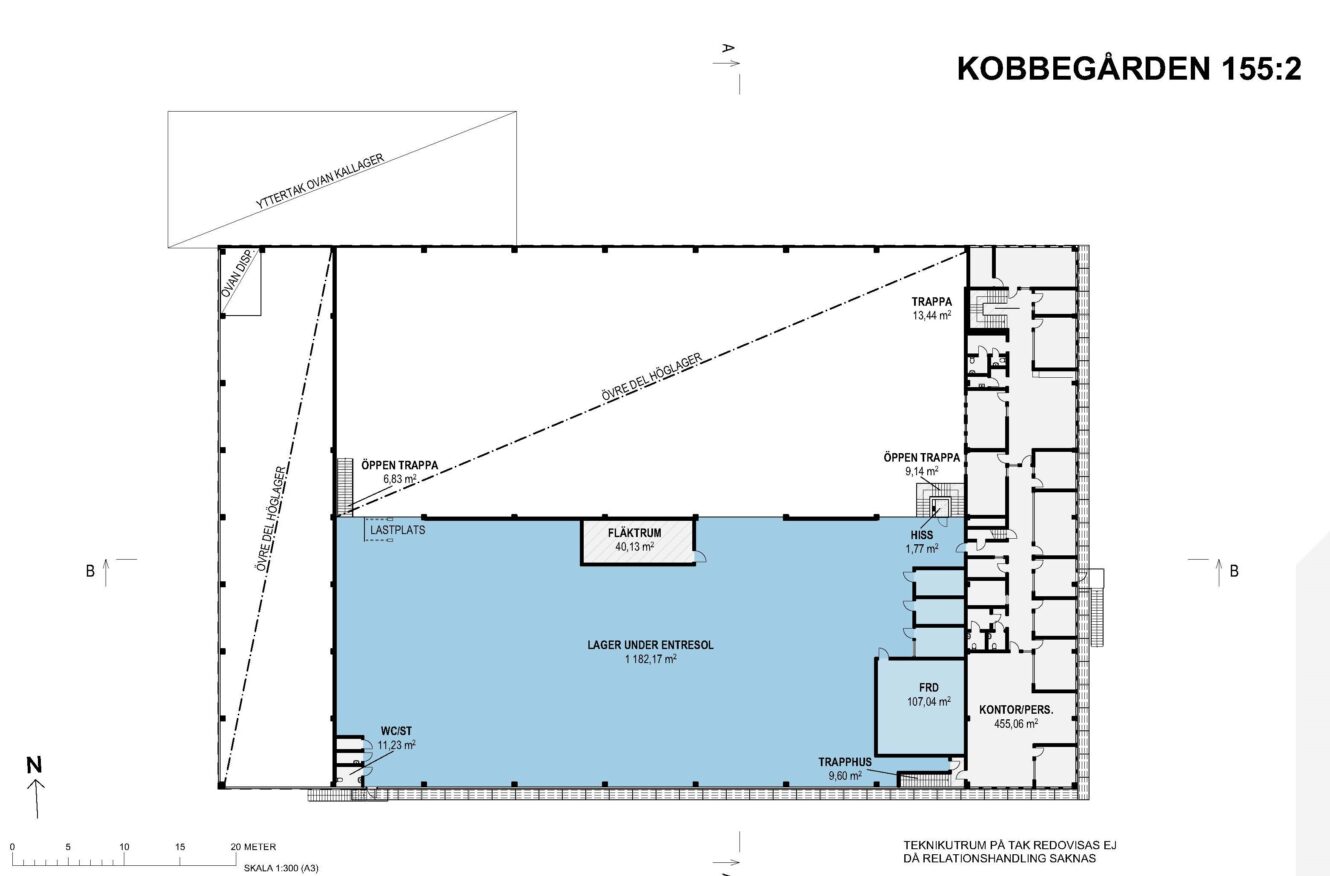 Arkitektonisk planritning märkt KOBBEGÅRDEN 155:2 som visar lagerutrymme, lastkajer, kontor, toaletter och trapphus med mått och riktningar angivna.