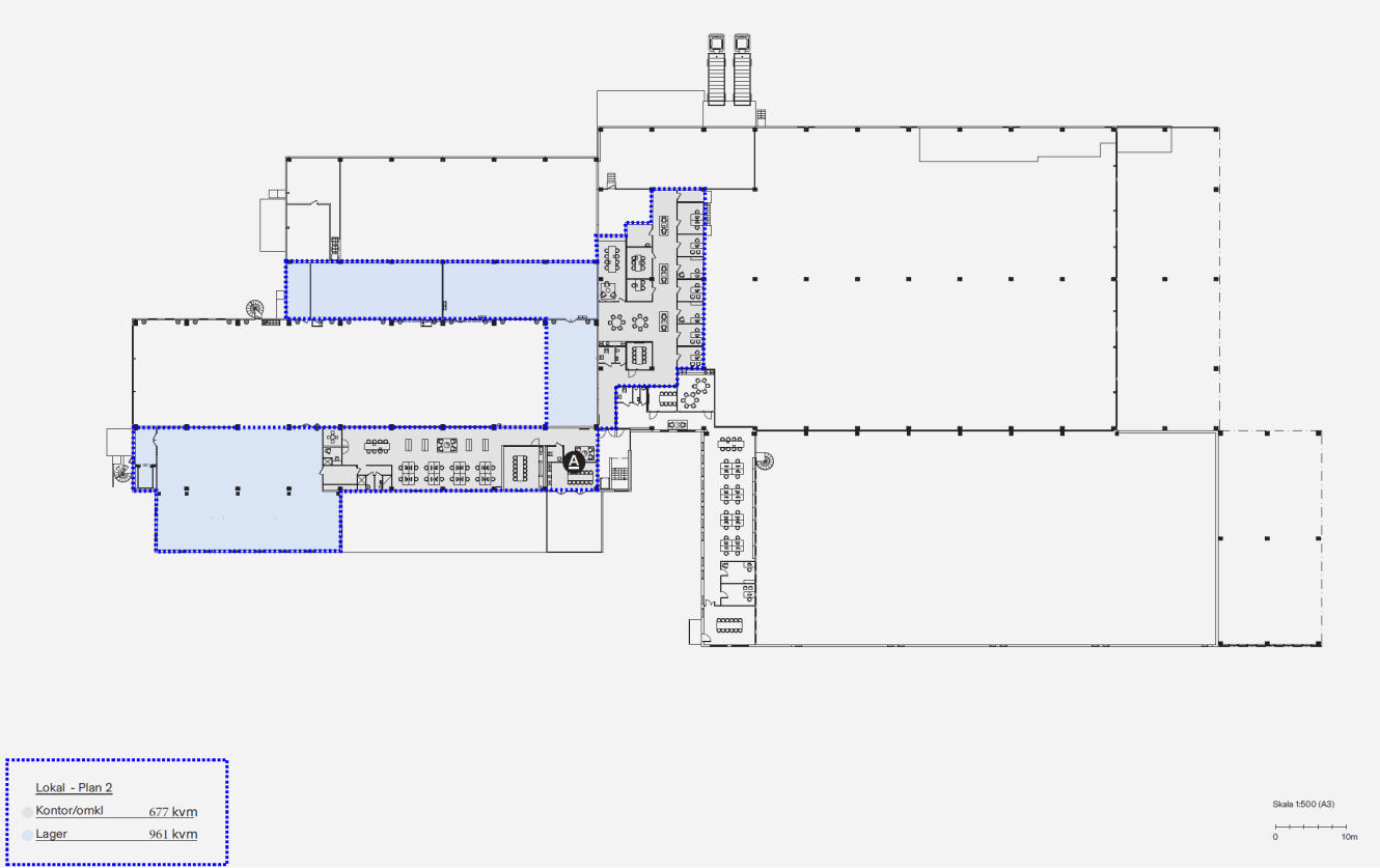 Planritning med kontors- och förrådsutrymmen markerade med blå streckade linjer, märkta rum och utrustning samt en teckenförklaring som visar rummens storlek i kvadratmeter längst ned till vänster.