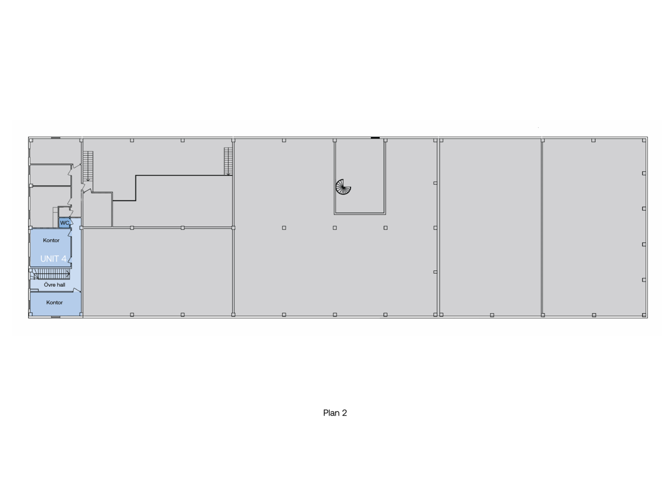 Planritning av en våning i en byggnad märkt Plan 2, med flera rum och sektioner. Enhet 4 och tre kontor (Kontor) är markerade med blått på den vänstra sidan av ritningen.